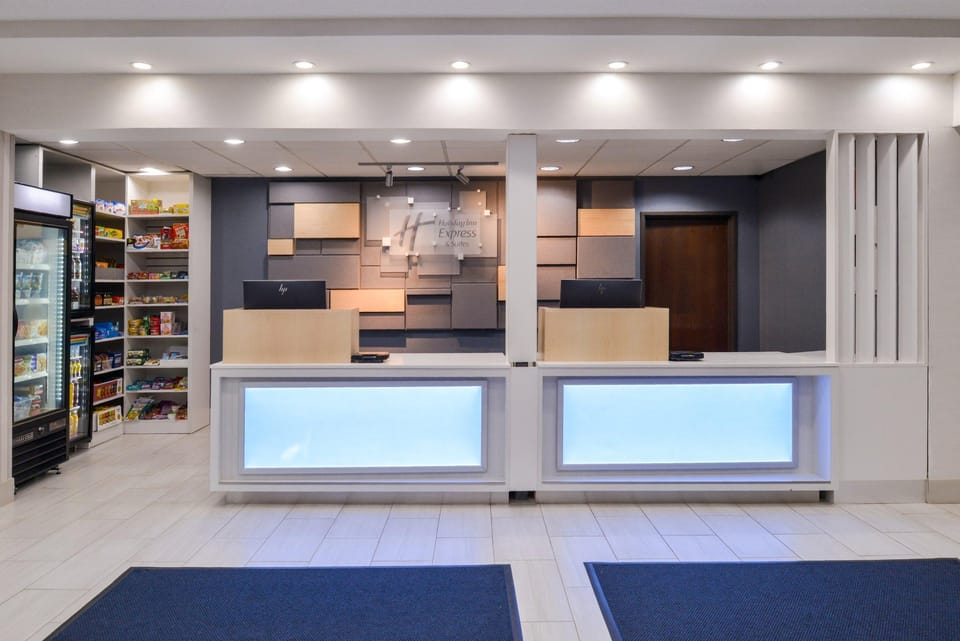 Holiday Inn Express Wixom By IHG Hotel in Novi