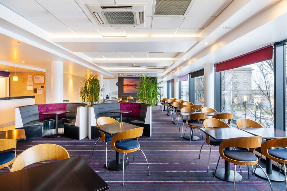 Holiday Inn Express Dundee By IHG Hotel in Dundee