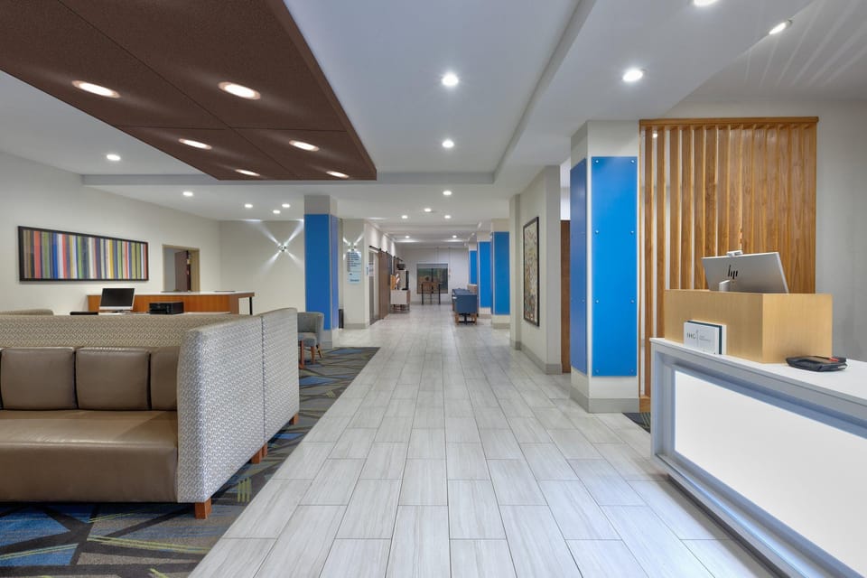 Holiday Inn Express Hotel & Suites Amarillo South By IHG Hotel in Amarillo
