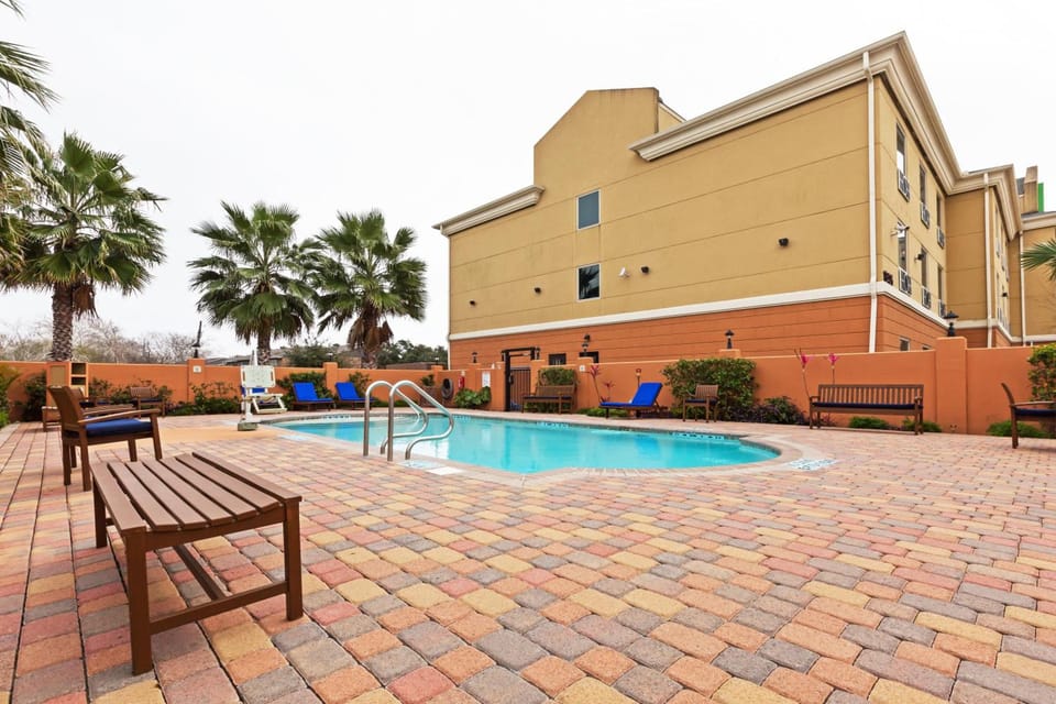 Holiday Inn Express Hotel & Suites Corpus Christi Northwest By IHG Hotel in Corpus Christi