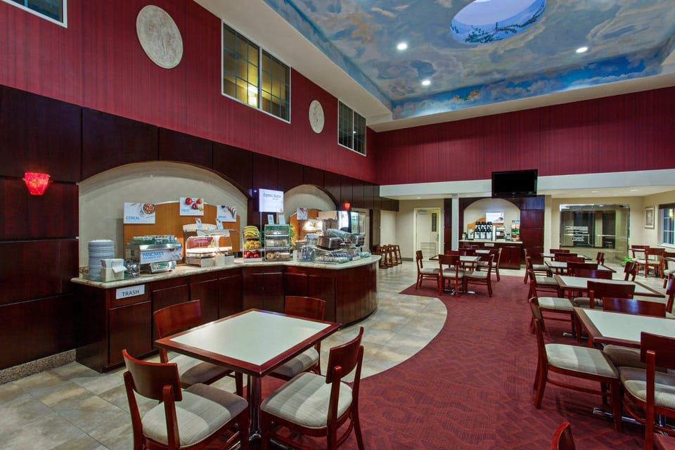 Holiday Inn Express Hollywood Walk of Fame By IHG Hotel in Hollywood
