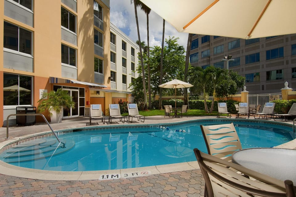 Swimming pool