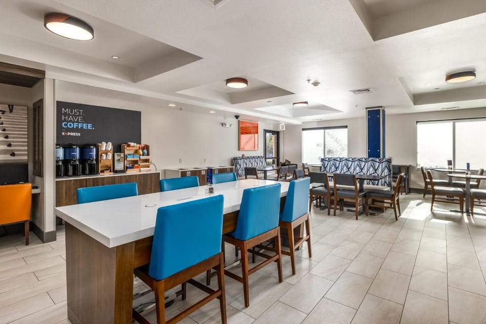 Holiday Inn Express Hotel & Suites Vancouver Mall-Portland Area By IHG Hotel in Vancouver