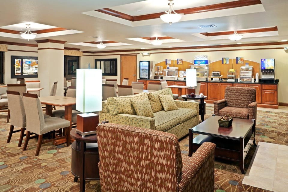 Holiday Inn Express Hotel & Suites Vancouver Mall-Portland Area By IHG Hotel in Vancouver