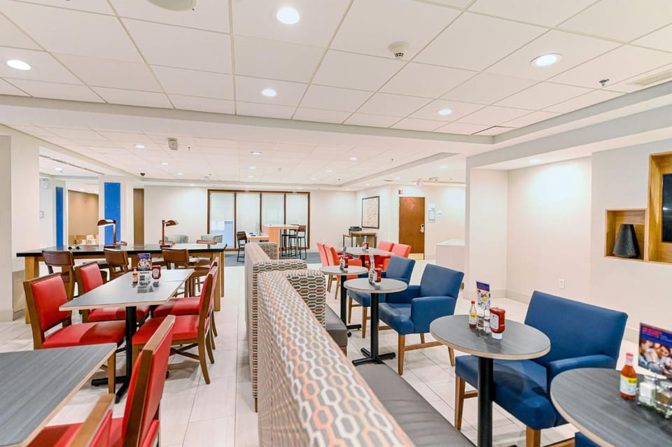 Holiday Inn Express Richmond Airport By IHG Hotel in Sandston