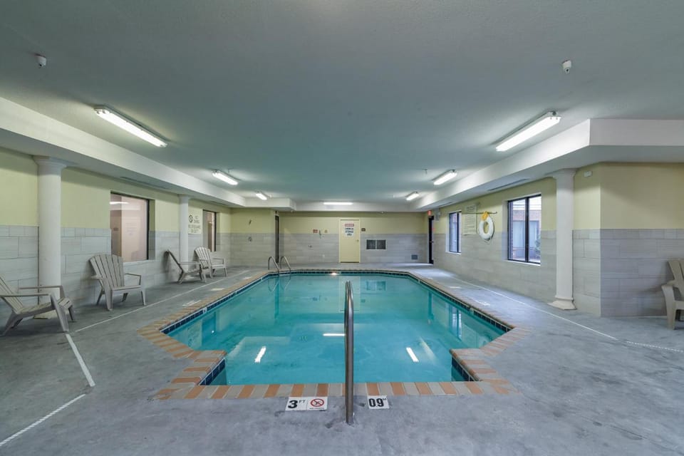 Holiday Inn Express Hotel & Suites South Bend Notre Dame Univ. By IHG Hotel in Roseland
