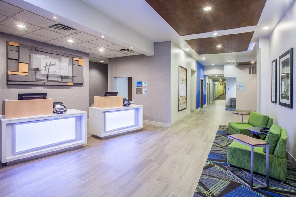 Holiday Inn Express & Suites Texarkana by IHG Hotel in Texarkana