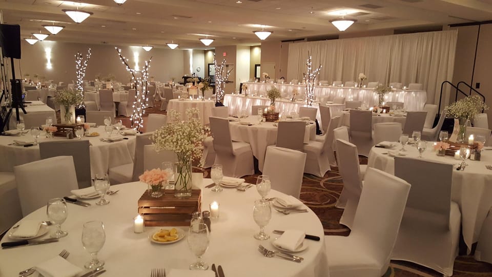 Holiday Inn Hotel & Suites Bloomington Airport By IHG Hotel in Bloomington