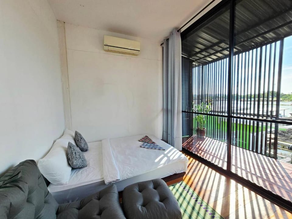 D Hostel by the river Hostel in Thailand