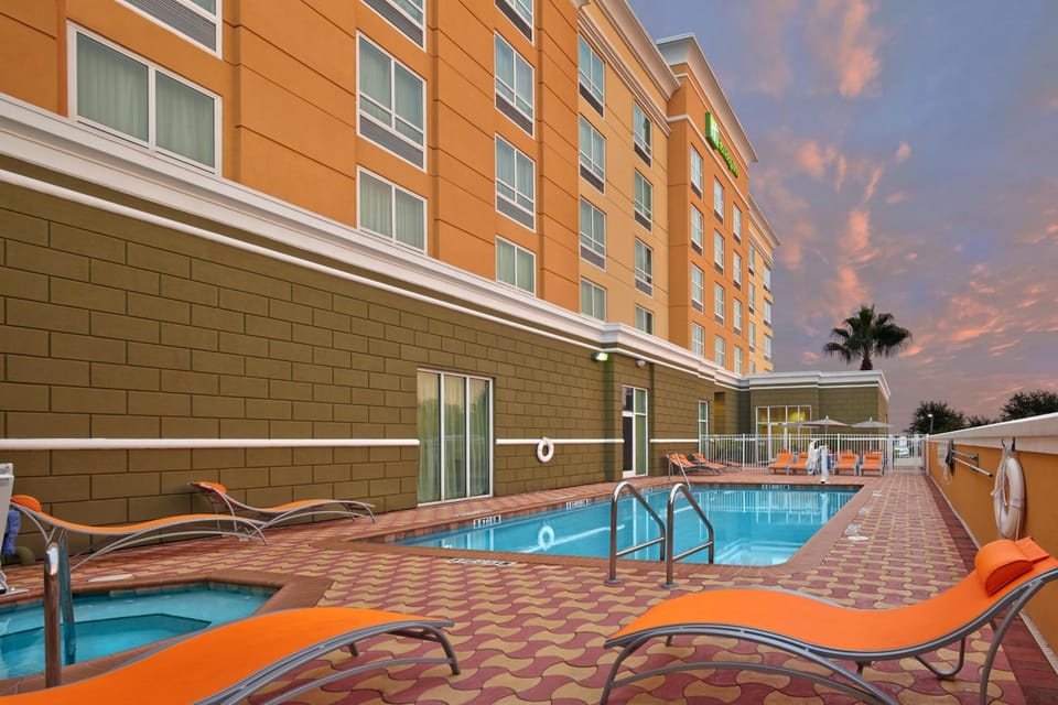 Holiday Inn Jacksonville E 295 Baymeadows By IHG Hotel in Jacksonville