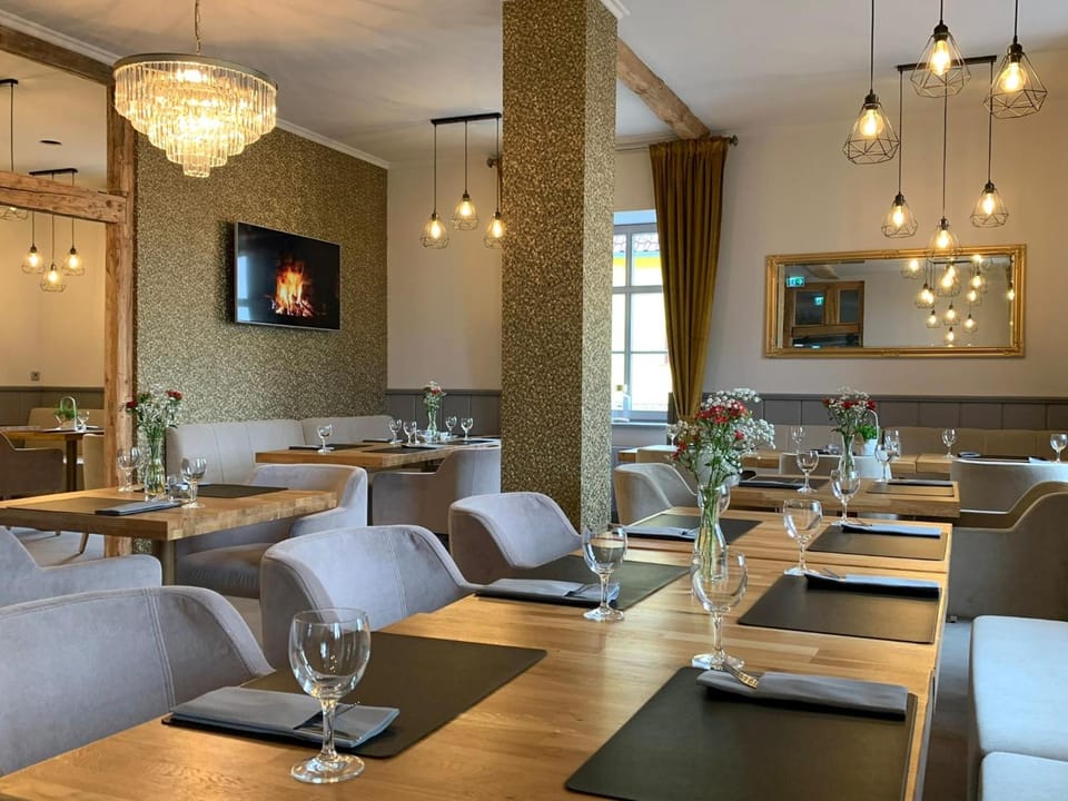 Zur Kaiserpfalz - Hotel-Spa-Camping Hotel in Thuringia, Germany