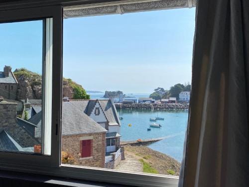 La maison du grand rocher Hotel in Brittany