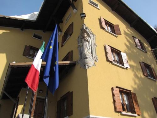 Valdigiust Hotel in Canton of Grisons