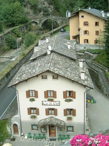 Valdigiust Hotel in Canton of Grisons