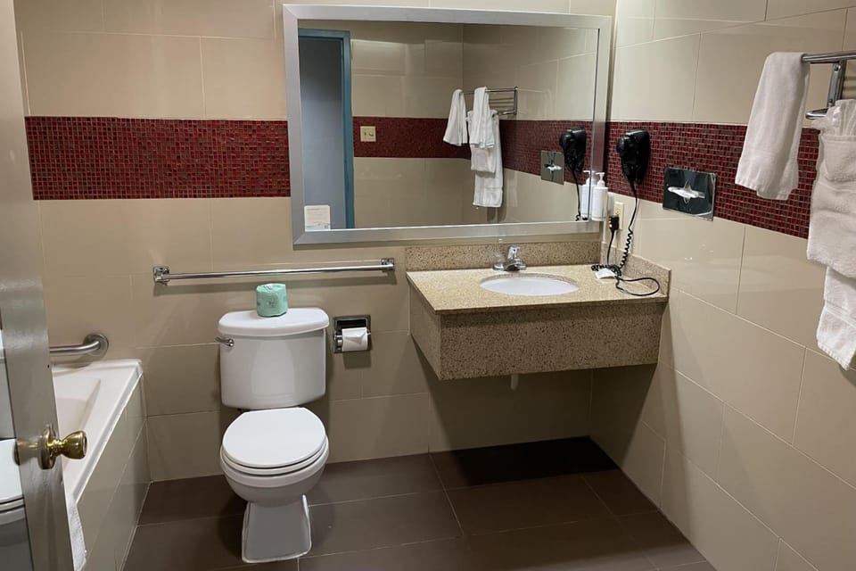 Days Inn by Wyndham Jersey City Hotel in Secaucus