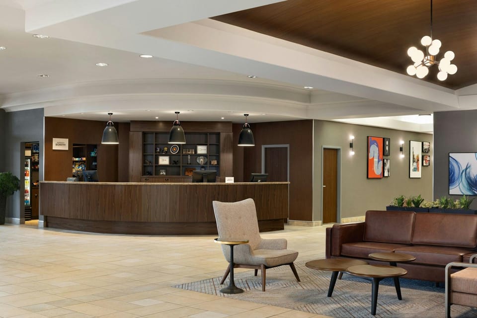 Four Points by Sheraton Edmonton South Hotel in Edmonton