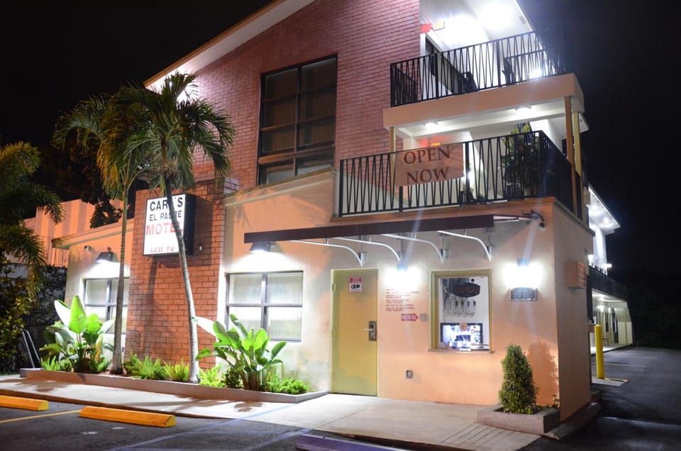 Carl's El Padre Motel Motel in Miami