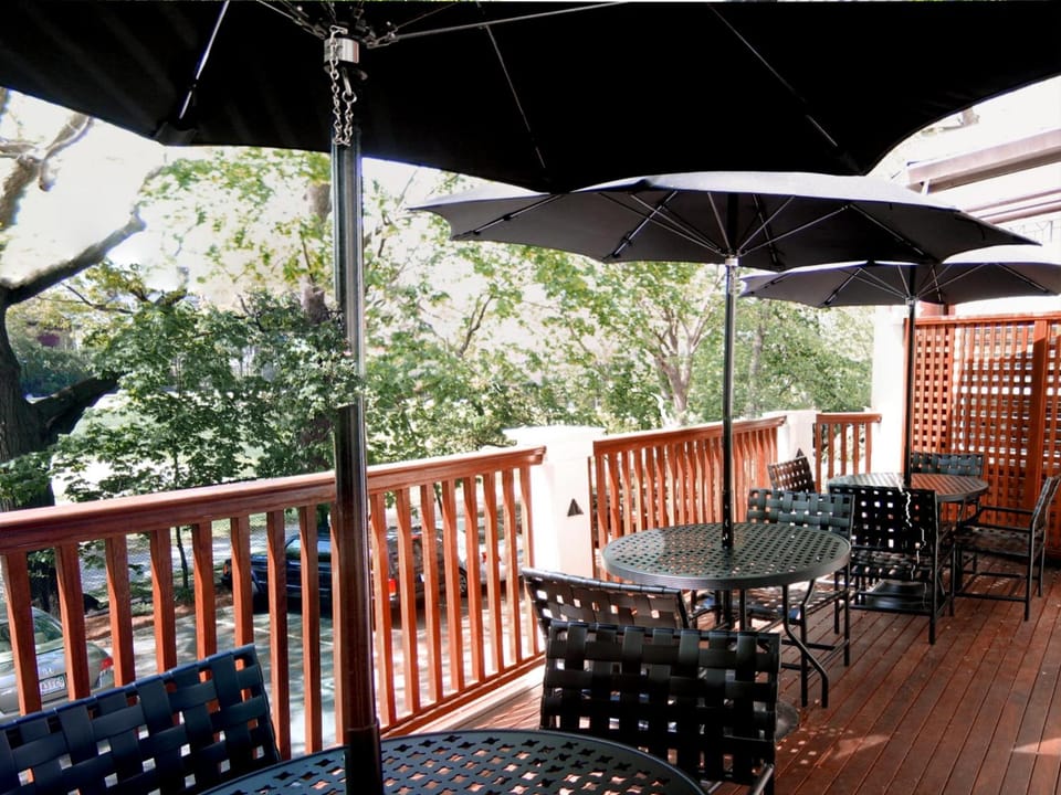 Longwood Inn Inn in Brookline