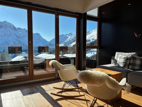LAMA Appartement Hotel in Lech