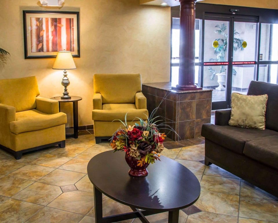 Sleep Inn & Suites at Six Flags Hotel in San Antonio