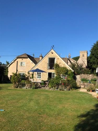 The Old School, Idbury, OX7 6RU Hotel in West Oxfordshire District