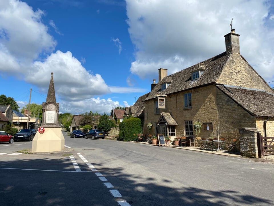Royal Oak Ramsden Inn in West Oxfordshire District