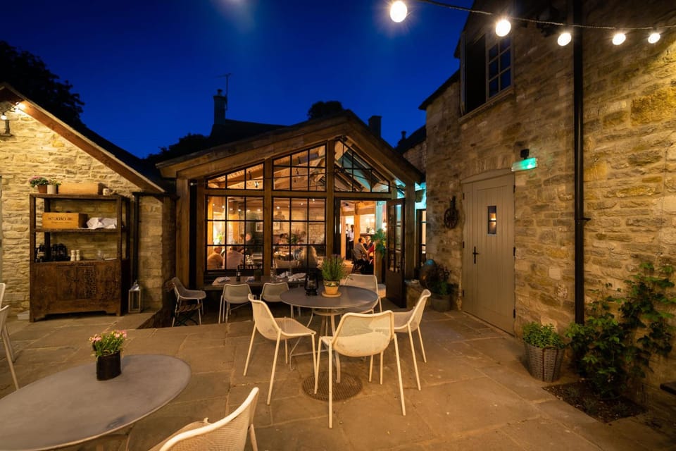 Royal Oak Ramsden Inn in West Oxfordshire District