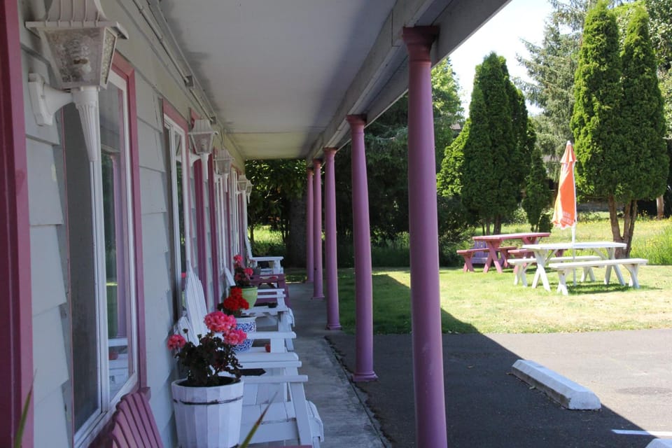 Mariners Cove Inn Motel in Westport