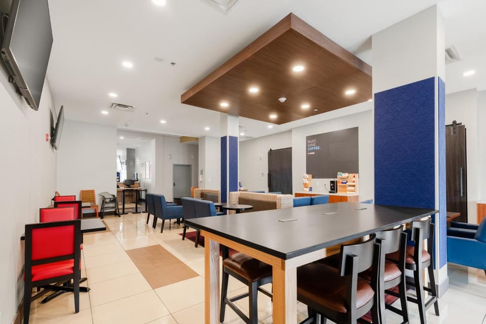 Holiday Inn Express Hotel & Suites-Edmonton South By IHG Hotel in Edmonton