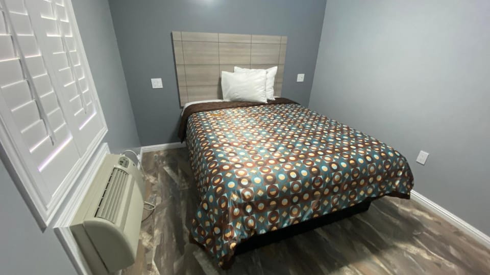 La Perla motel Motel in South Gate