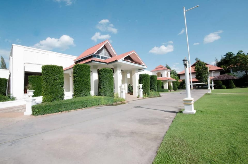 Rachawadee Khonkaen Airport Hotel Resort in Laos