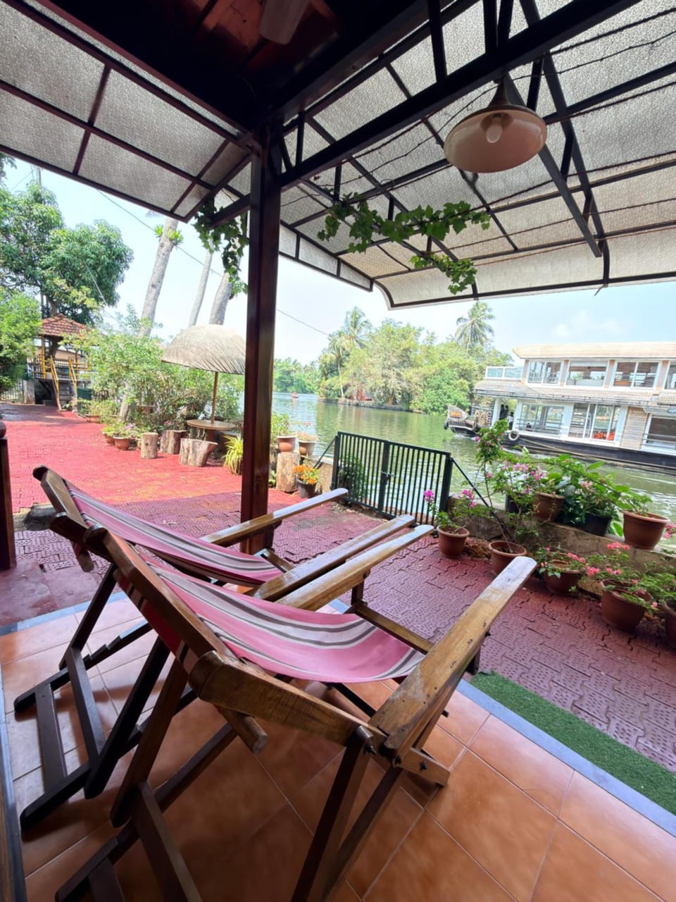 Malayalam Lake Resort Hotel in Alappuzha