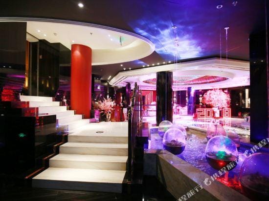 New Paris Hotel Hotel in China