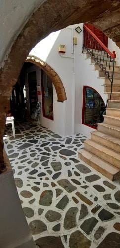 Castellino Naxos Inn in Naxos