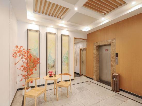 Qingmu Select Hotel (Xuancheng Langxi Jinmao Building) Hotel in Zhejiang