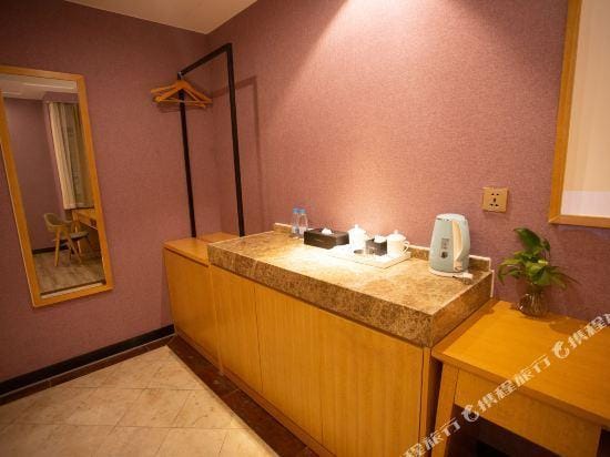 Qingmu Select Hotel (Xuancheng Langxi Jinmao Building) Hotel in Zhejiang