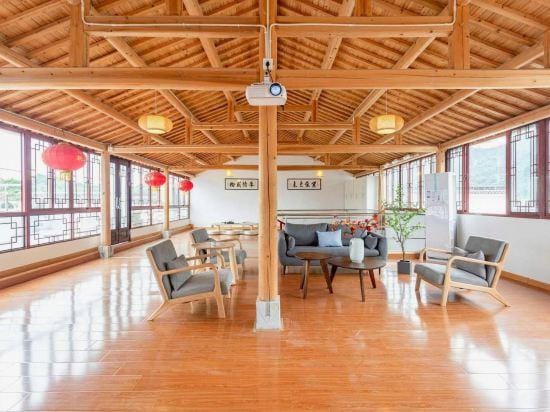 Jingxian enjoys boutique Guesthouse Hotel in Zhejiang