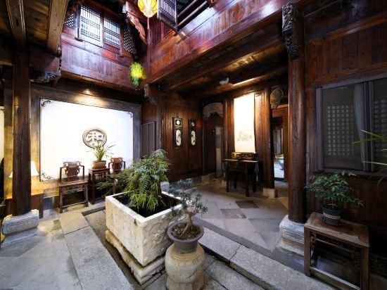 Jing County Derun Tang Bed and Breakfast (Chaji Scenic Area Branch) Hotel in Zhejiang