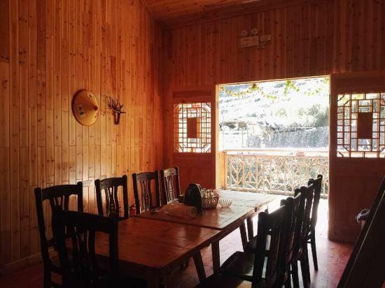 Ruoliao Cuckoo Pottery House Hotel in Zhejiang