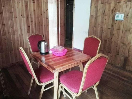 Ruoliao Cuckoo Pottery House Hotel in Zhejiang