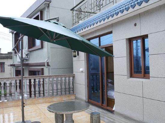 Double Dragon Bay House(Daishan Salon Beach Store) Hotel in Zhejiang