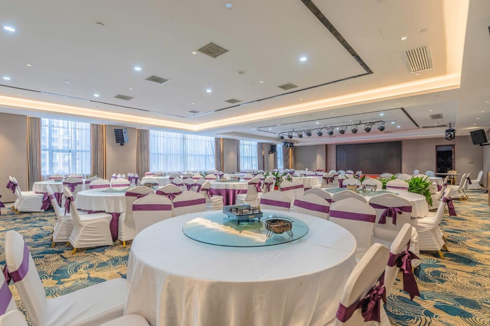 Longqi International Hotel Hotel in China