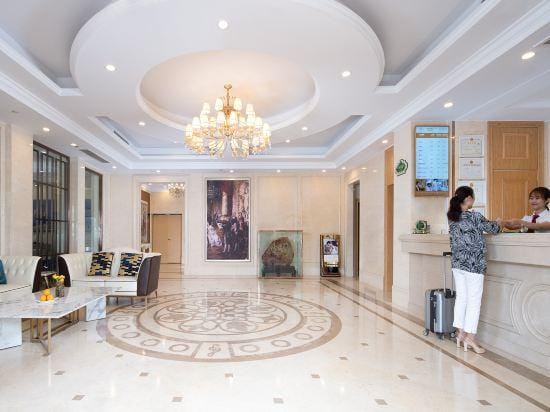 Vienna Hotel (Shou County Jingrun Central City) Hotel in Jiangsu