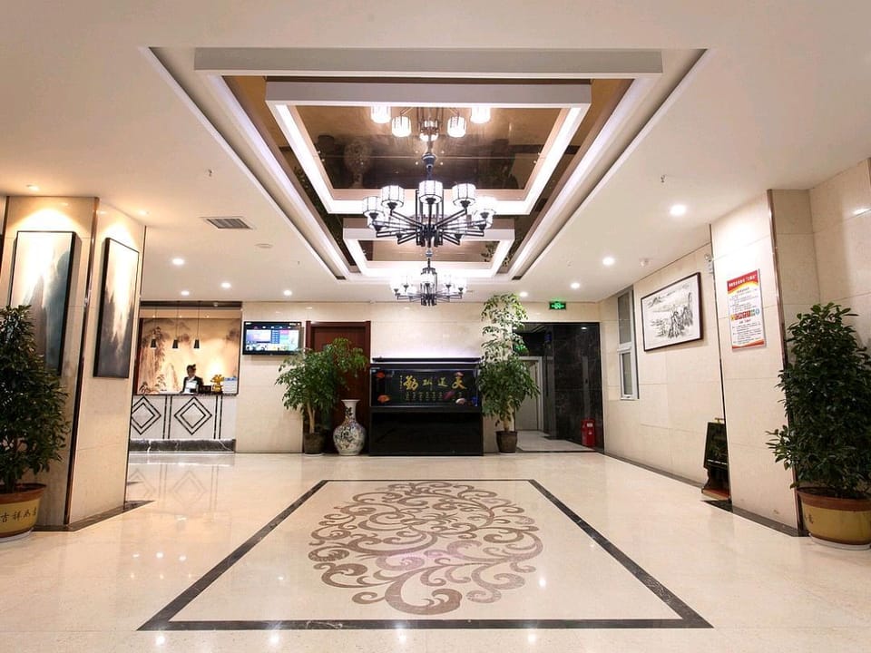 Zhongmu  TianYi  Hotel Hotel in China