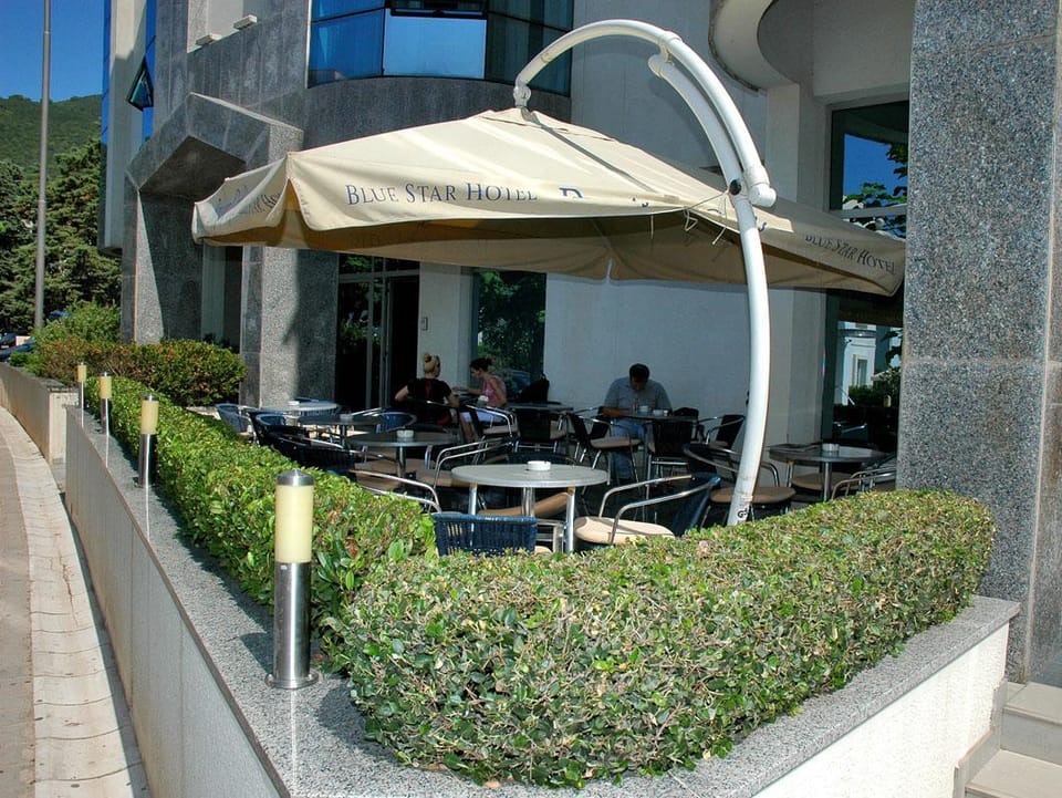 Coffee shop