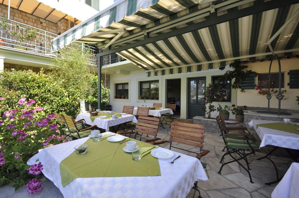Garni Hotel Bokeska Noc Hotel in Kotor Municipality