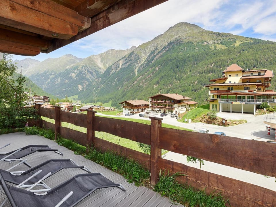 A Casa Juwel Apartment Hotel in Soelden