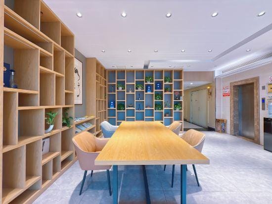 Home Inn Alliance Huayi Hotel (Tancheng Railway Station Tanguo Ancient City) Hotel in Jiangsu