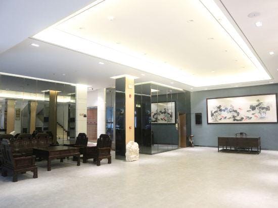 Huaqiao Plaza Hotel in Guangdong