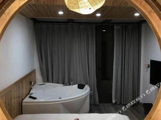 Yunhe Yilaiyiwang Guesthouse Hotel in Zhejiang